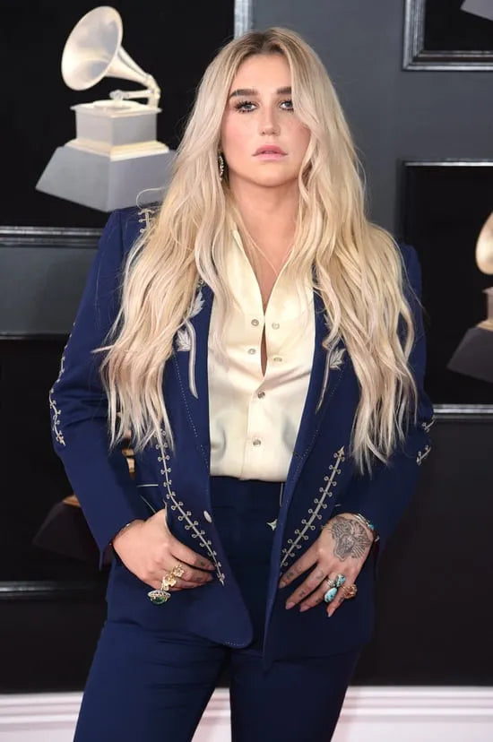 Get the Look: Kesha’s Grammy Award Winning Waves