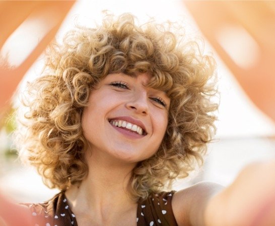 How to fake curls so hair looks naturally curly - Number 4 Hair Care